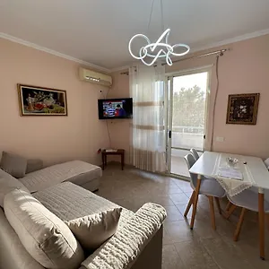 Sunset Sea View - Beachfront Balcony - Ac - Wifi Appartamento